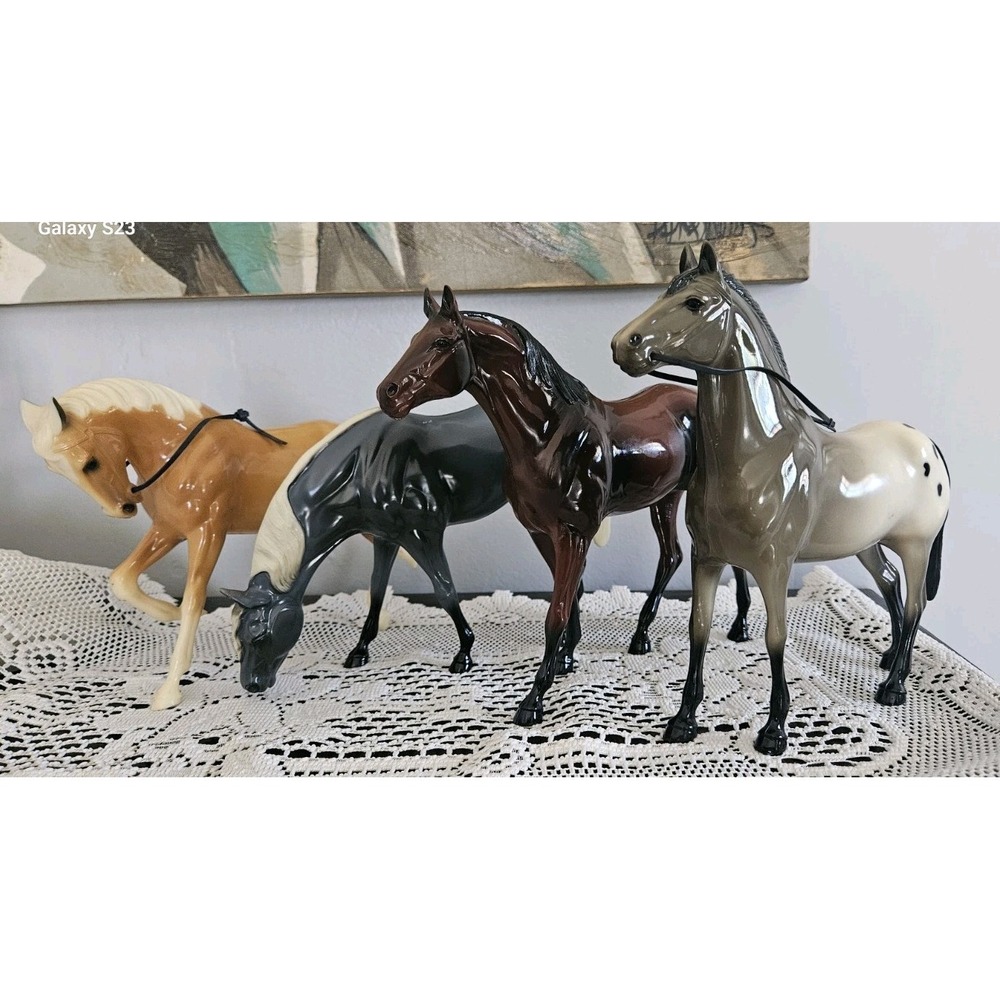 VINTAGE HARTLAND PLASTIC  HORSES LOT OF 4